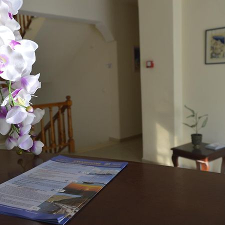 Kymata Hotel Kamári エクステリア 写真