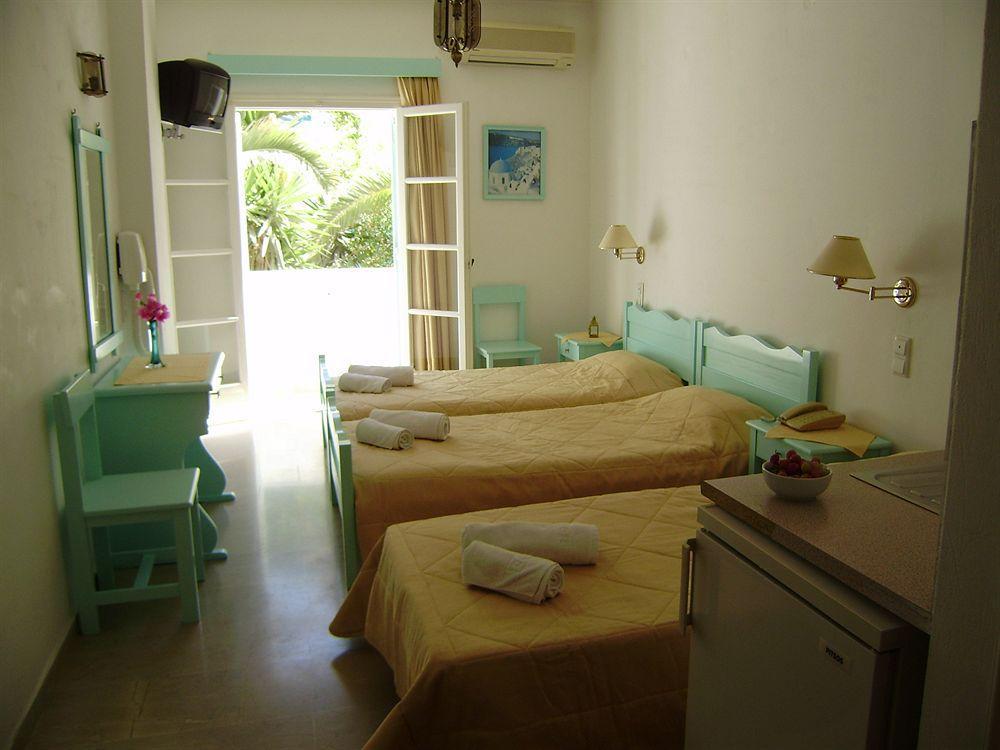 Kymata Hotel Kamári エクステリア 写真