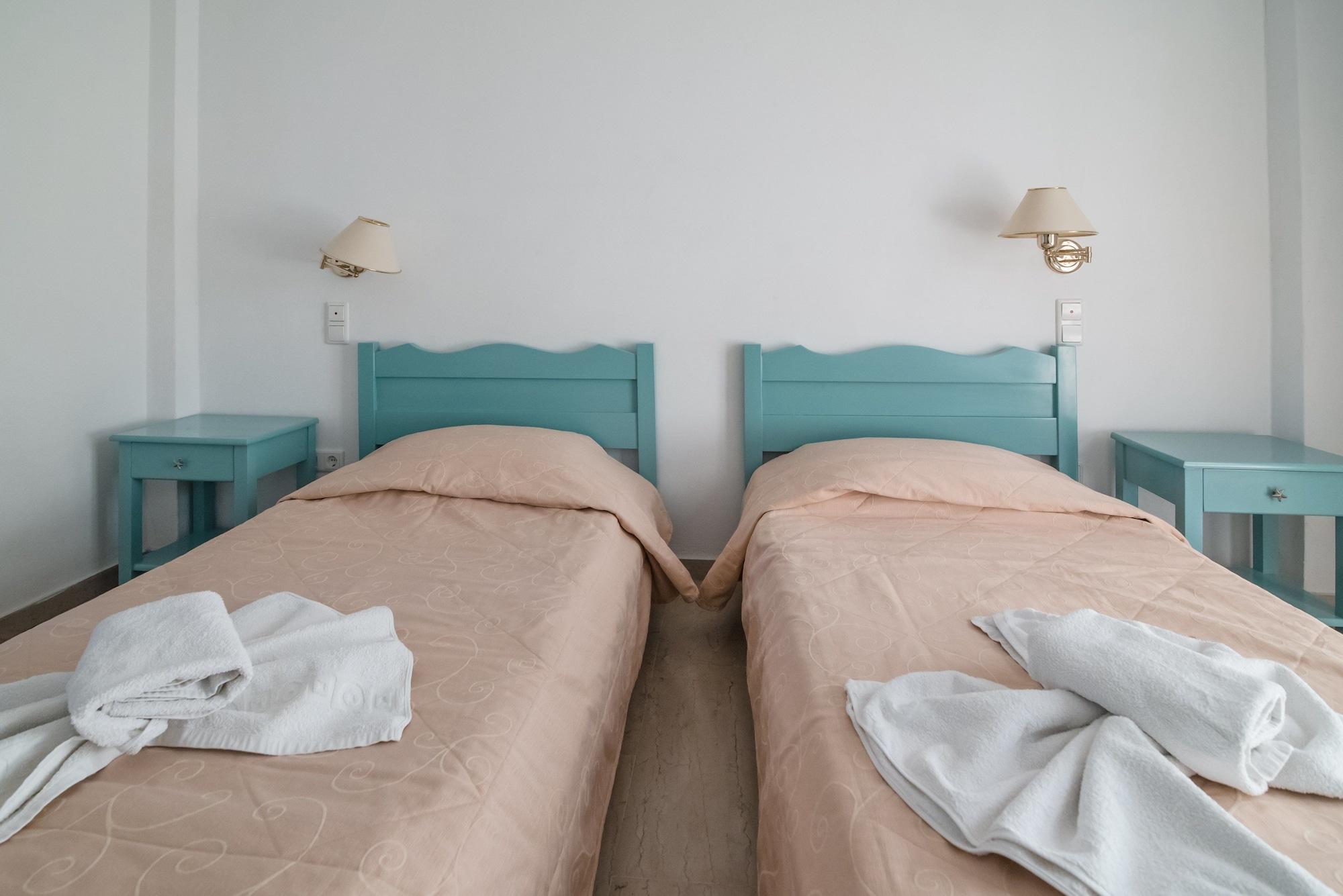 Kymata Hotel Kamári エクステリア 写真