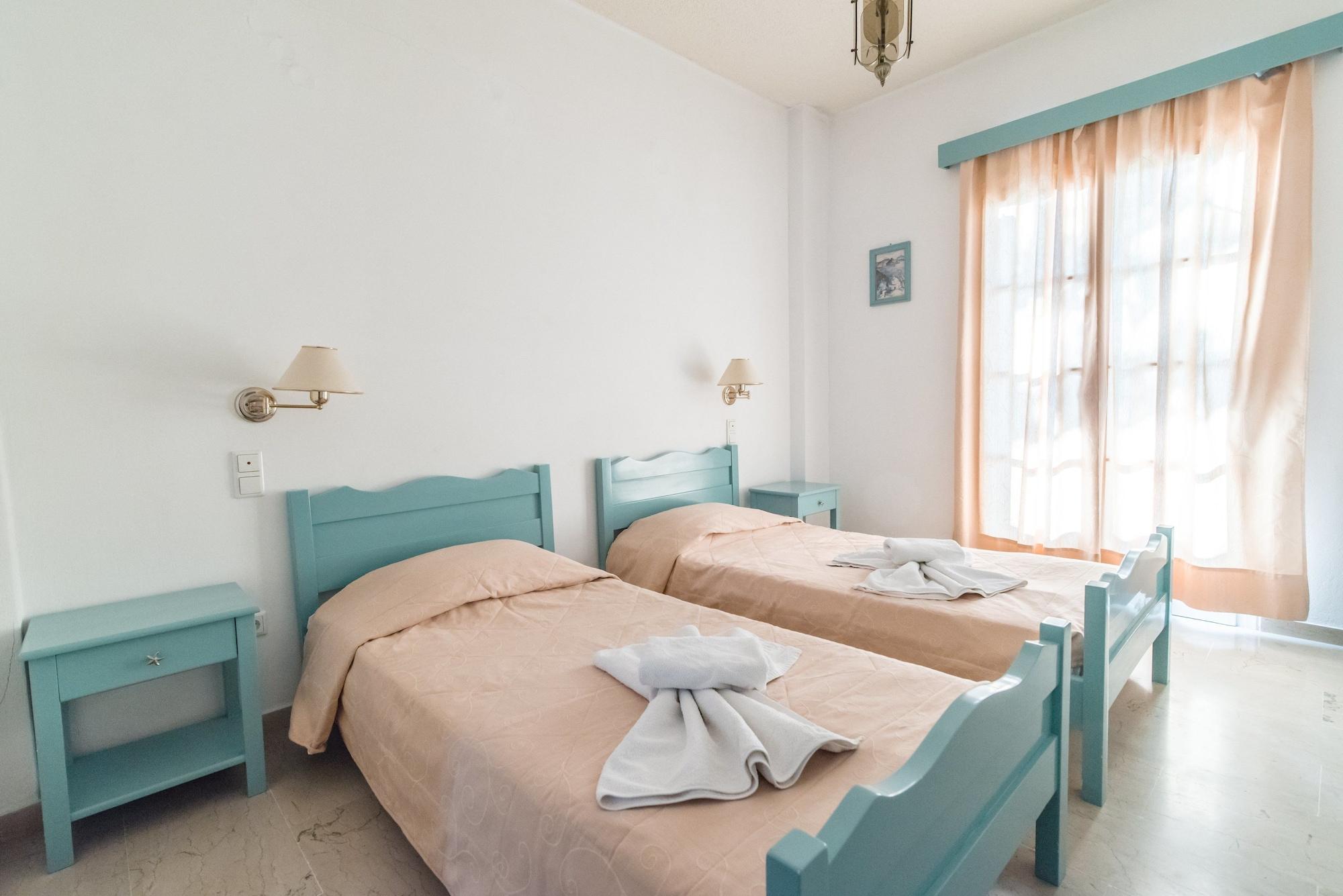 Kymata Hotel Kamári エクステリア 写真