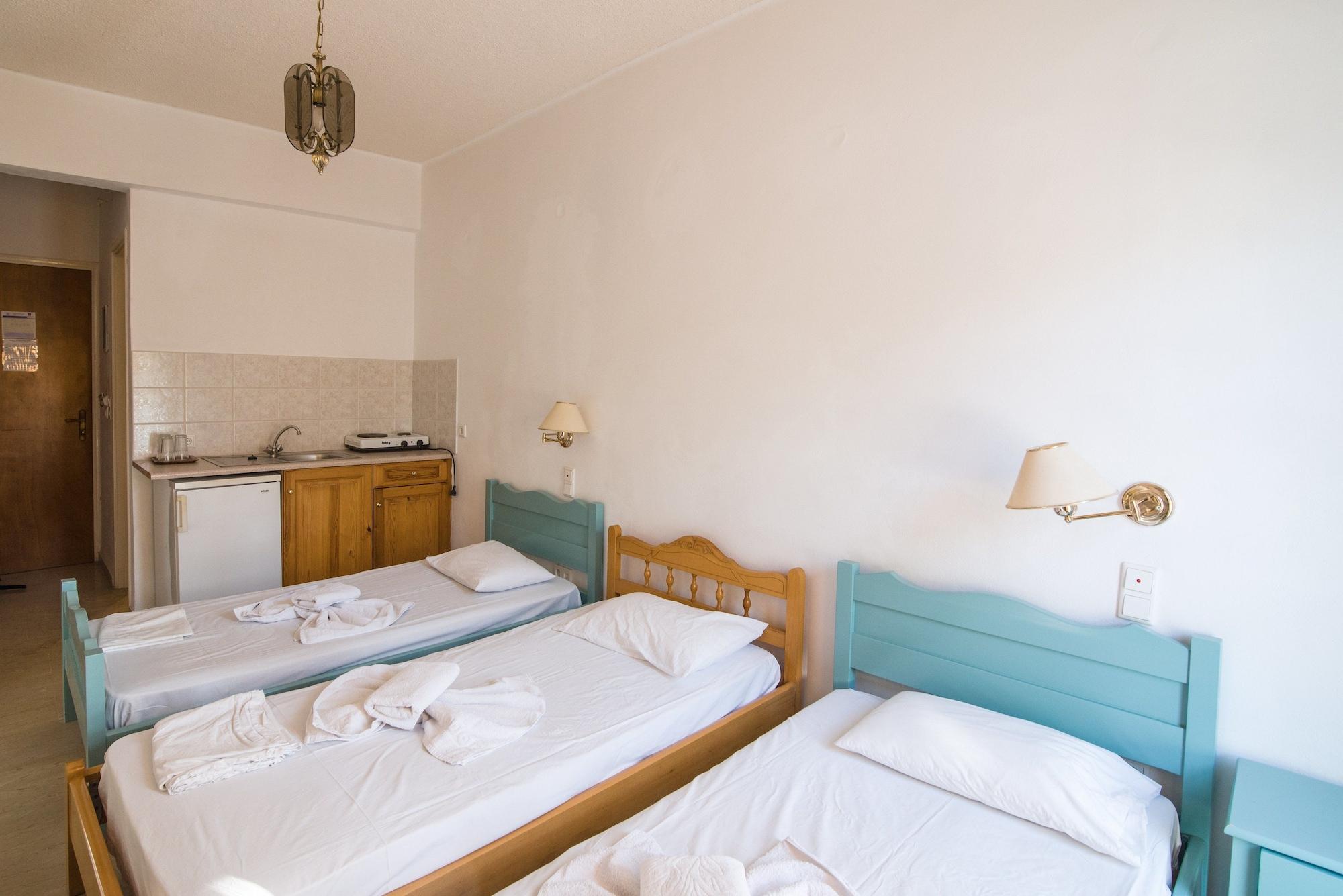 Kymata Hotel Kamári エクステリア 写真