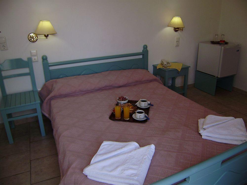 Kymata Hotel Kamári エクステリア 写真