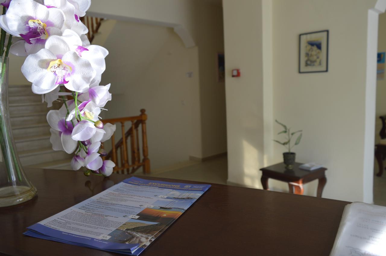 Kymata Hotel Kamári エクステリア 写真