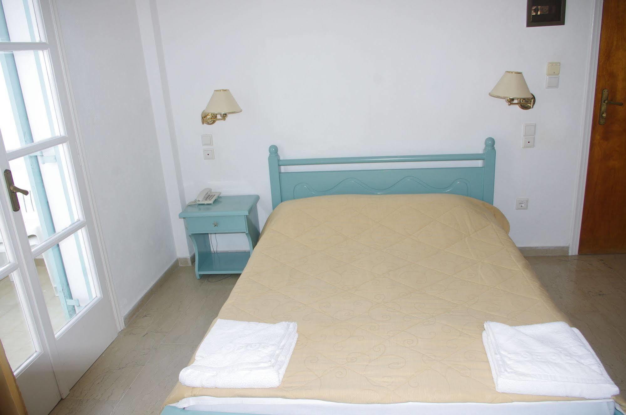 Kymata Hotel Kamári エクステリア 写真