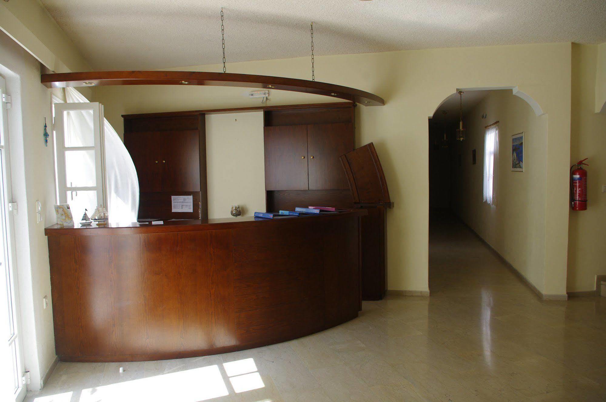 Kymata Hotel Kamári エクステリア 写真
