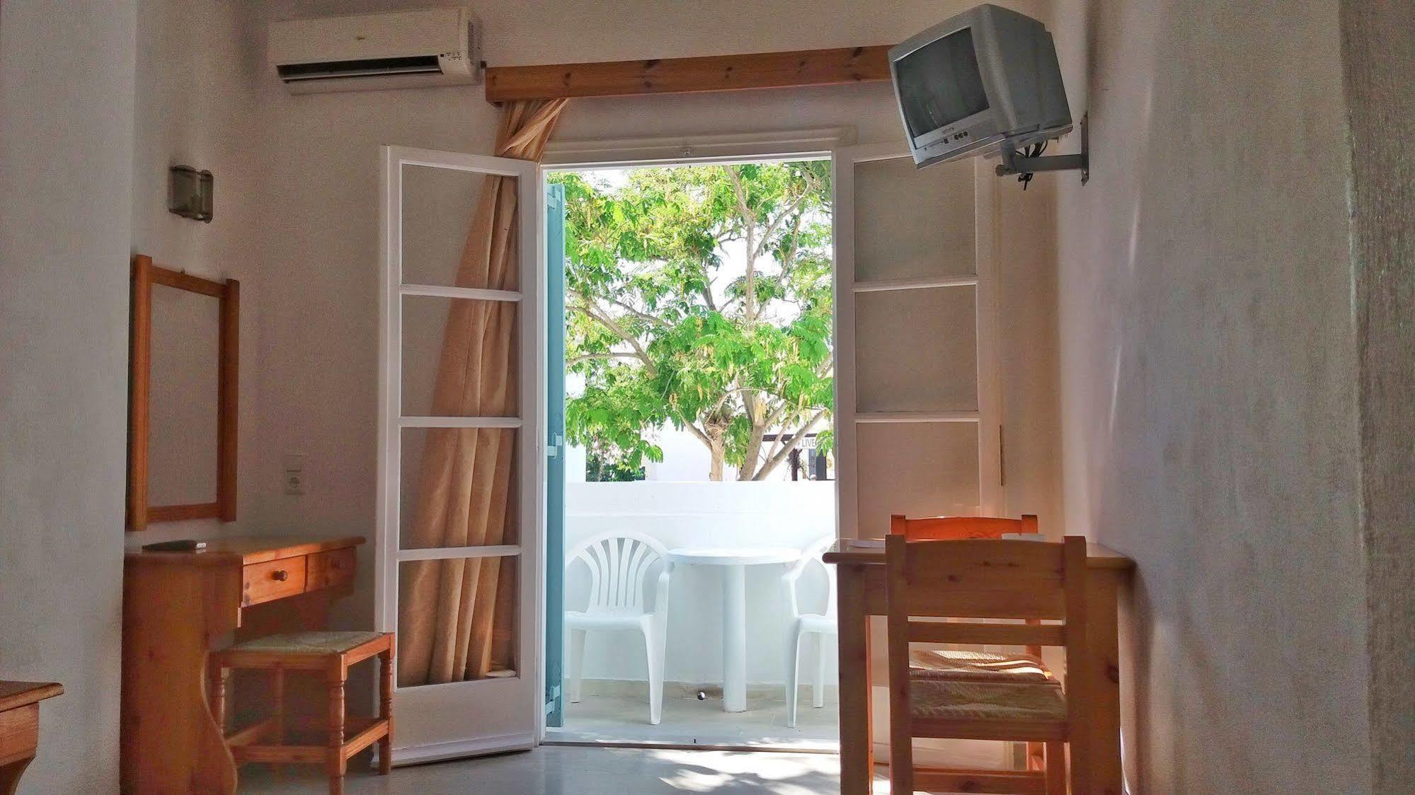 Kymata Hotel Kamári エクステリア 写真
